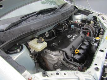 Toyota  raum