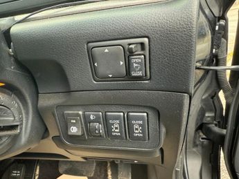 Nissan Elgrand 2.5