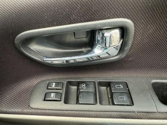 Nissan Elgrand 2.5