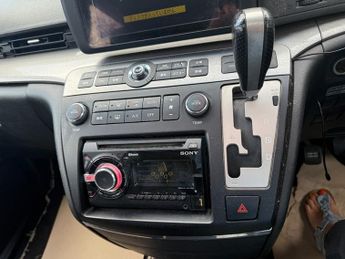 Nissan Elgrand 2.5