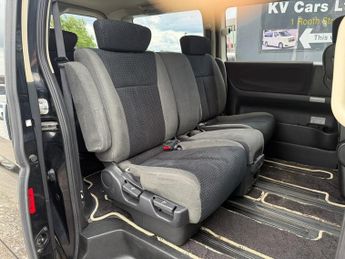 Nissan Elgrand 2.5