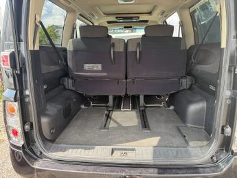 Nissan Elgrand 2.5