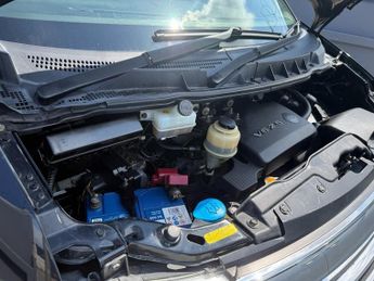 Nissan Elgrand 2.5