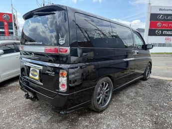 Nissan Elgrand 2.5