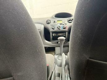 Toyota Yaris 1.3 VVT-i 16v CDX 5dr
