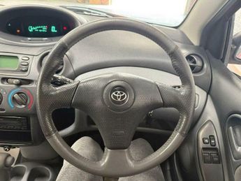 Toyota Yaris 1.3 VVT-i 16v CDX 5dr