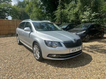 Skoda Superb 2.0 TDI Elegance DSG 4WD Euro 5 (s/s) 5dr