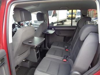 Volkswagen Touran 1.6 TDI SE MPV 5dr Diesel DSG Euro 5 (105 ps)