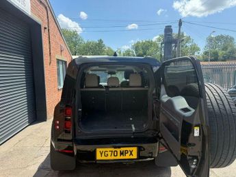 Land Rover Defender 2.0 SD4 SE Auto 4WD Euro 6 (s/s) 5dr
