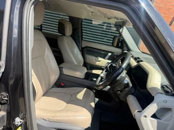 Land Rover Defender 2.0 SD4 SE Auto 4WD Euro 6 (s/s) 5dr