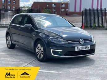 Volkswagen Golf 35.8kWh e-Golf Hatchback 5dr Electric Auto (136 ps)