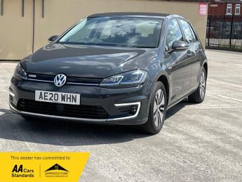 Volkswagen Golf 35.8kWh e-Golf Hatchback 5dr Electric Auto (136 ps)