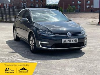 Volkswagen Golf 35.8kWh e-Golf Hatchback 5dr Electric Auto (136 ps)