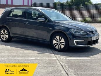 Volkswagen Golf 35.8kWh e-Golf Hatchback 5dr Electric Auto (136 ps)