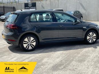 Volkswagen Golf 35.8kWh e-Golf Hatchback 5dr Electric Auto (136 ps)