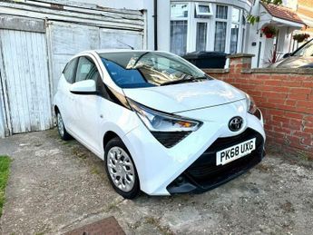 Toyota AYGO 1.0 VVT-i x-play Euro 6 5dr