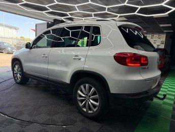 Volkswagen Tiguan 2.0 TDI BlueMotion Tech Match DSG 4WD Euro 5 (s/s) 5dr
