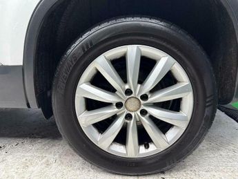 Volkswagen Tiguan 2.0 TDI BlueMotion Tech Match DSG 4WD Euro 5 (s/s) 5dr