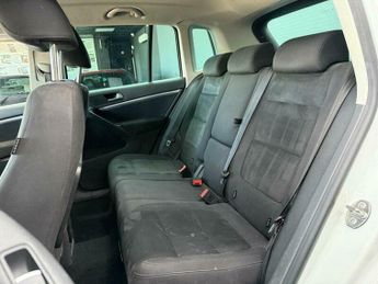 Volkswagen Tiguan 2.0 TDI BlueMotion Tech Match DSG 4WD Euro 5 (s/s) 5dr