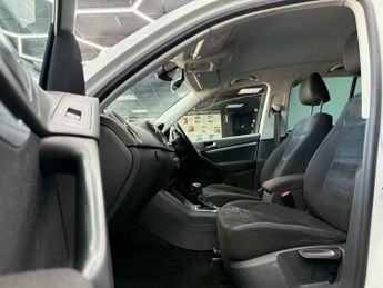 Volkswagen Tiguan 2.0 TDI BlueMotion Tech Match DSG 4WD Euro 5 (s/s) 5dr