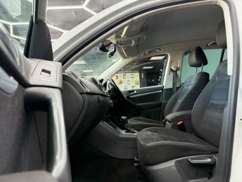 Volkswagen Tiguan 2.0 TDI BlueMotion Tech Match DSG 4WD Euro 5 (s/s) 5dr