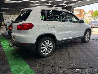 Volkswagen Tiguan 2.0 TDI BlueMotion Tech Match DSG 4WD Euro 5 (s/s) 5dr