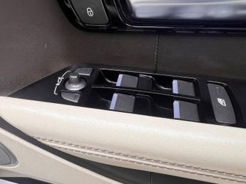 Land Rover Range Rover Evoque 2.2 SD4 Prestige Lux SUV 5dr Diesel Auto 4WD Euro 5 (190 ps)