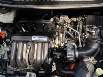 Honda Fit 1.5 i-DCD Hybrid Hatchback 5dr Petrol Hybrid CVT Euro 5 (101 ps)
