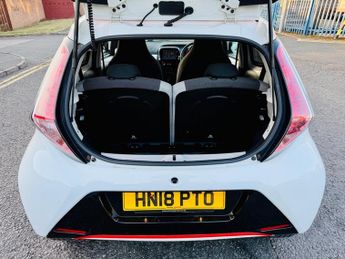 Toyota AYGO VVT-I X-PRESS X-SHIFT