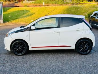 Toyota AYGO VVT-I X-PRESS X-SHIFT