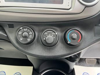 Toyota Vitz 1.3 Auto F 5dr