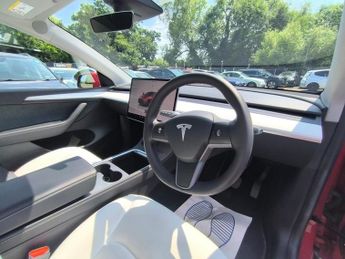 Tesla Model Y LONG RANGE AWD