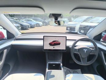 Tesla Model Y LONG RANGE AWD