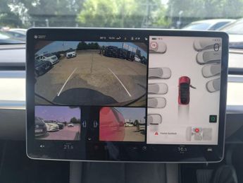 Tesla Model Y LONG RANGE AWD