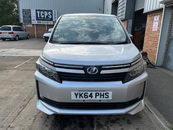 Toyota Voxy 1.8 VVT-i Hybrid 7 Seats