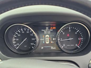 Land Rover Discovery Sport 2.0 TD4 HSE Black Auto 4WD Euro 6 (s/s) 5dr