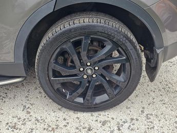 Land Rover Discovery Sport 2.0 TD4 HSE Black Auto 4WD Euro 6 (s/s) 5dr