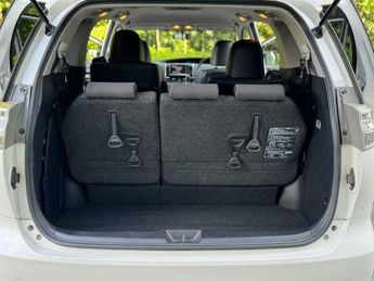 Toyota Estima HYBRID