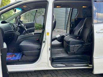 Toyota Estima HYBRID