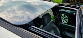Renault Clio INITIALE