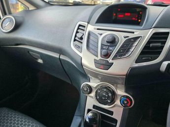Ford Fiesta 1.4 Zetec 5dr