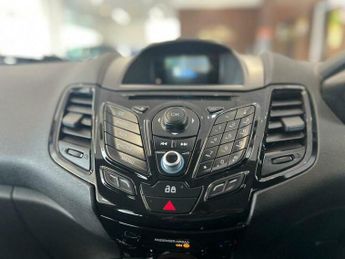 Ford Fiesta 1.6 Zetec Powershift Euro 5 5dr
