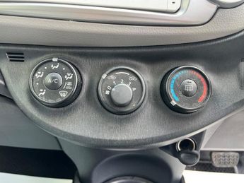 Toyota Vitz 1.3 Auto 5dr