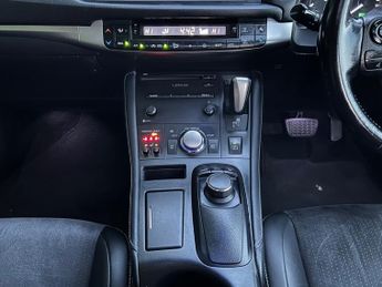 Lexus CT 200H SPORT