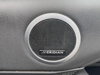 Land Rover Discovery 3.0 SD V6 Anniversary Edition SUV 5dr Diesel Auto 4WD Euro 6 (s/