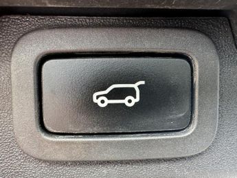 Land Rover Discovery 3.0 SD V6 Anniversary Edition SUV 5dr Diesel Auto 4WD Euro 6 (s/