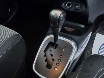 Toyota Yaris VVT-I ICON M-DRIVE S