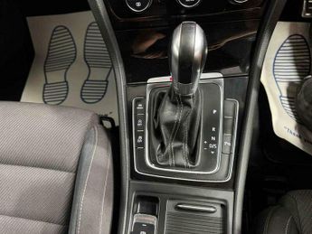 Volkswagen Golf 2.0 Golf R TSi Semi-Auto 4WD 3dr