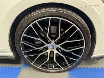 Volkswagen Golf 2.0 Golf R TSi Semi-Auto 4WD 3dr