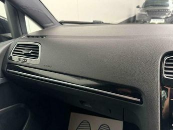 Volkswagen Golf 2.0 Golf R TSi Semi-Auto 4WD 3dr
